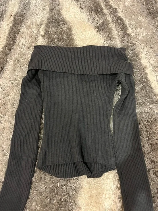 clothes - Picture 10 of 15